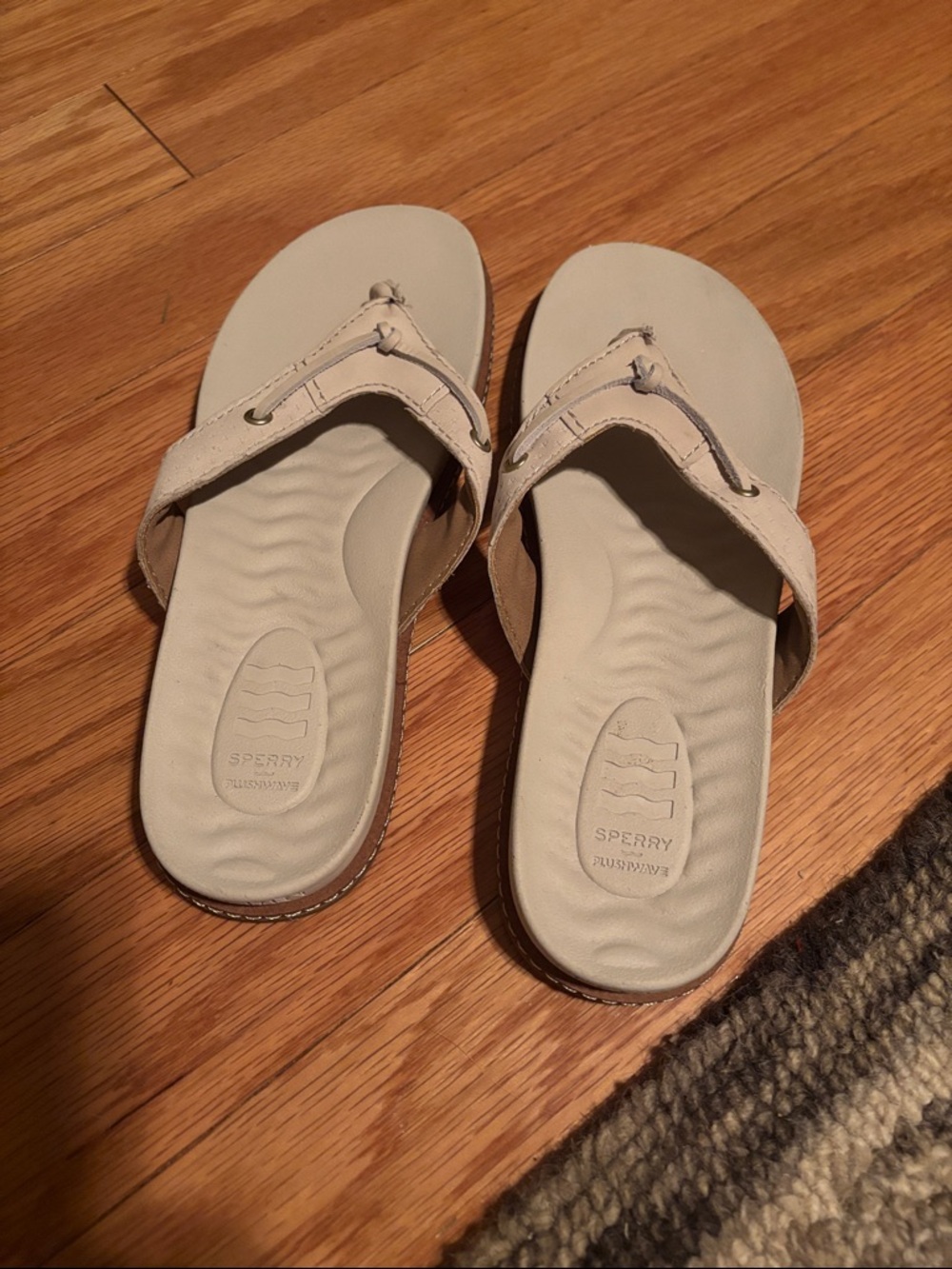 Sperry Women’s Light Beige Thong Sandals